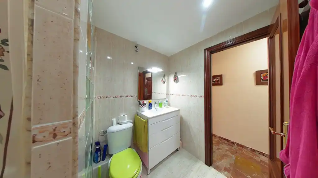 Baño de Apartamento en venta en Torrox con Amueblado