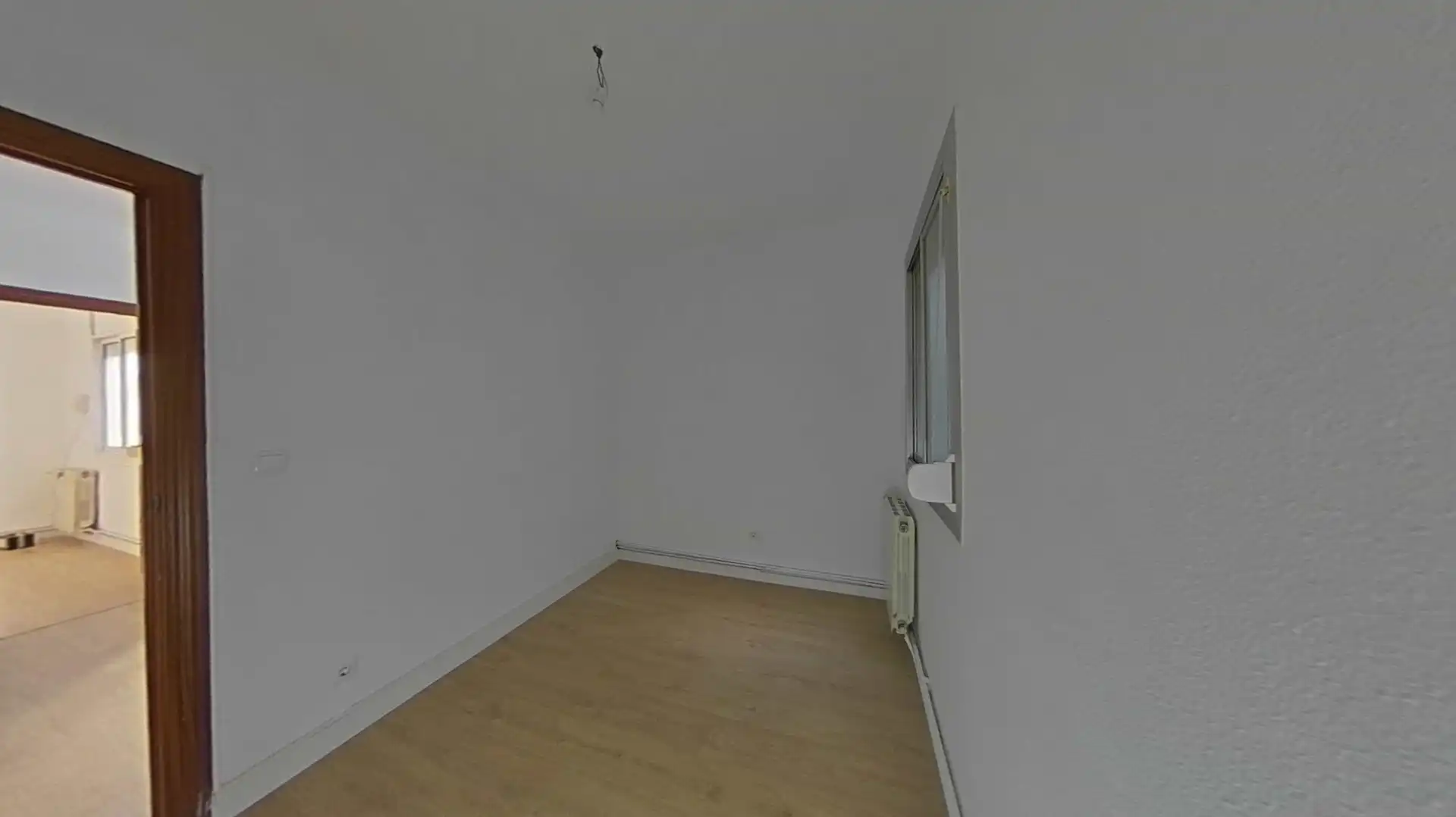 Habitación de Piso en venta en L'Hospitalet de Llobregat con Parquet y Balcón