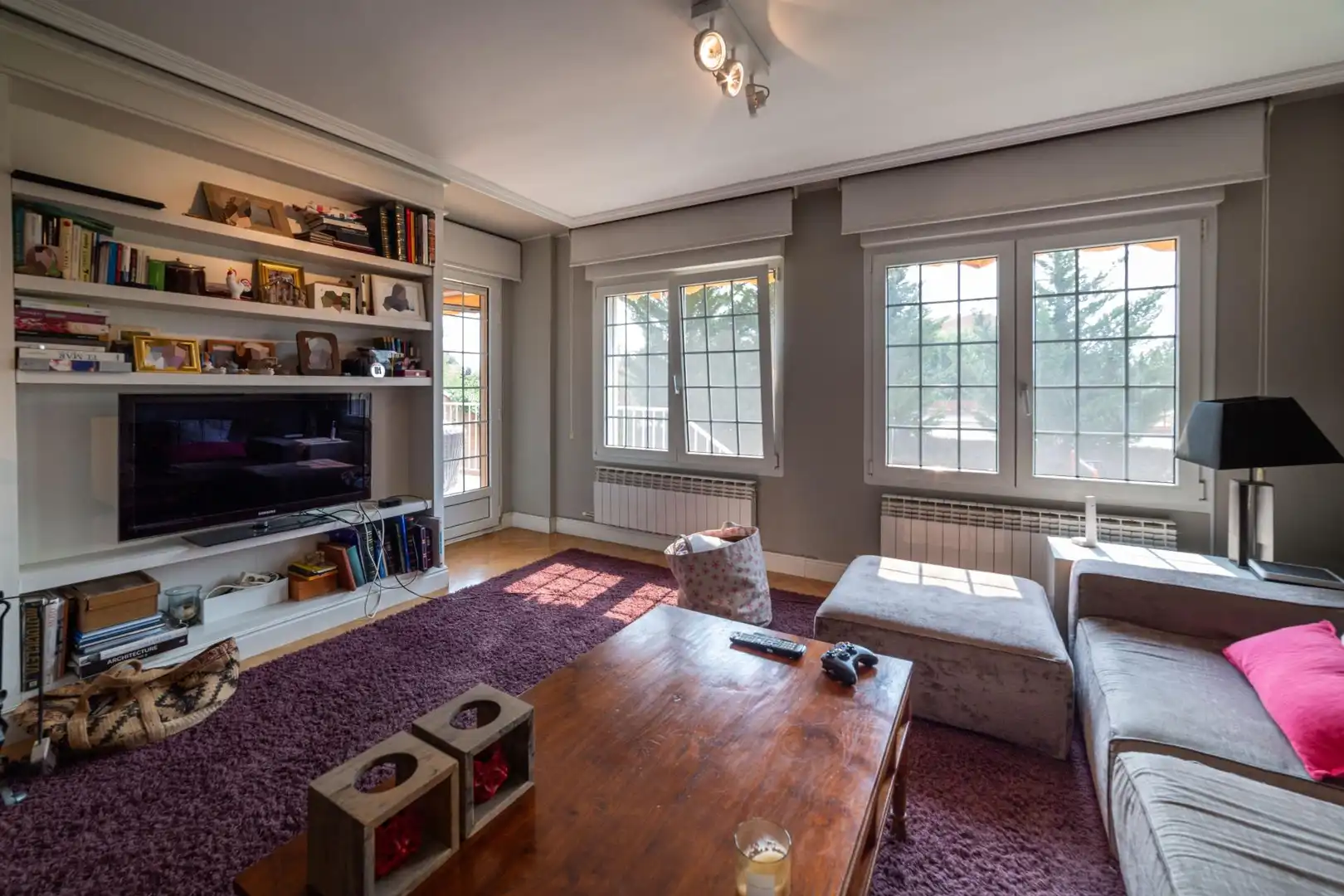 Sala de estar de Casa adosada en venta en Simancas con Calefacción, Jardín privado y Alarma