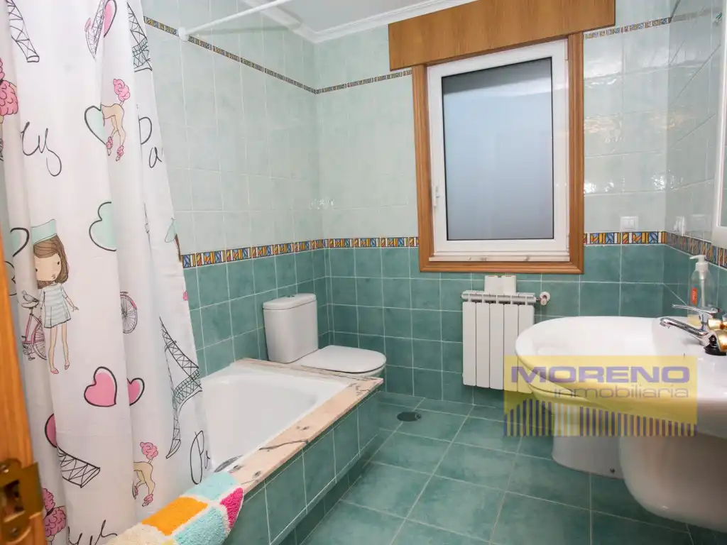 Bany de Casa o xalet en venda en Sarria