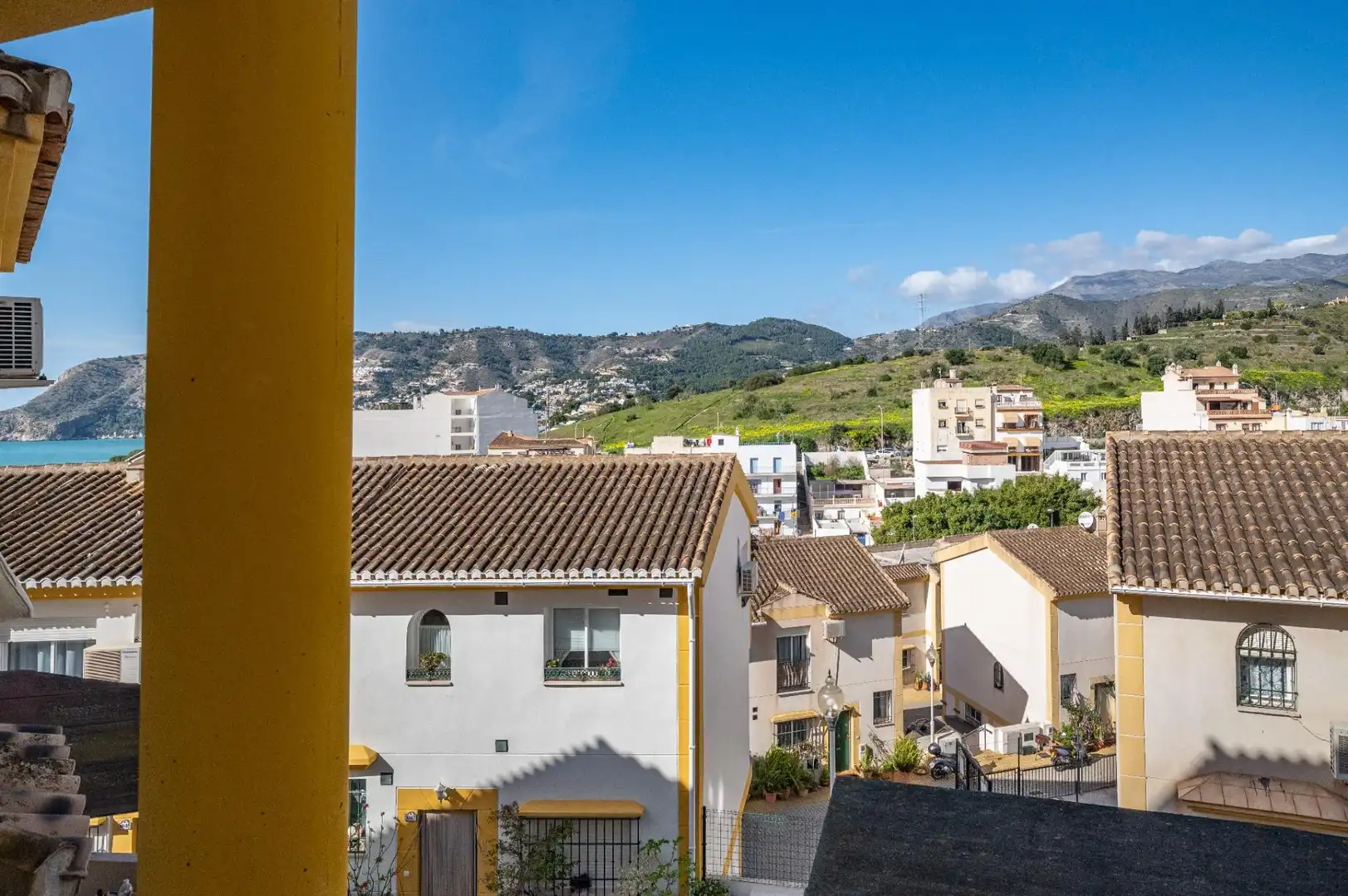 Exterior view of Houses for sale in Almuñécar