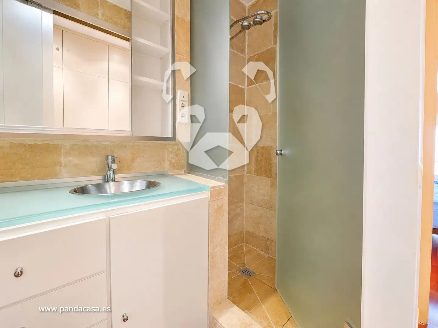 Bathroom of Flat for rent in Madrid  with Air Conditioner, Heating and Furnished