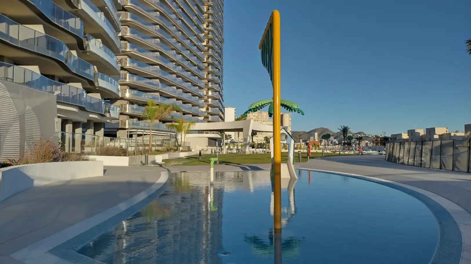 Piscina de Apartamento en venta en Benidorm con Aire acondicionado, Calefacción y Terraza