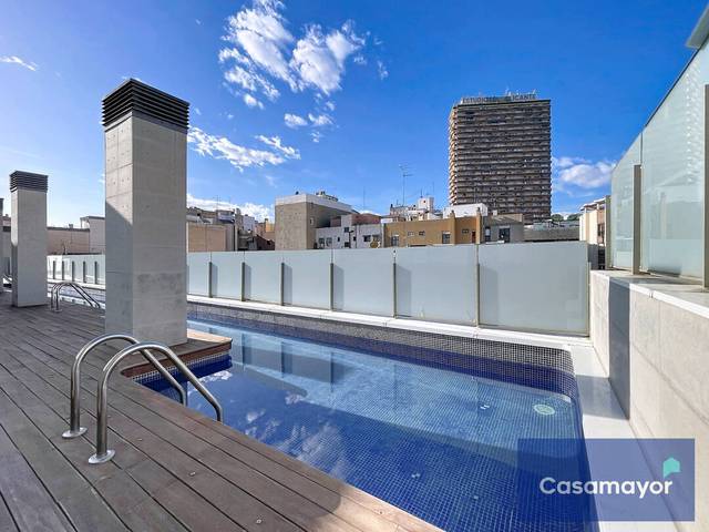 Piso en Alquiler en Carrer París en Ensanche - Diputación