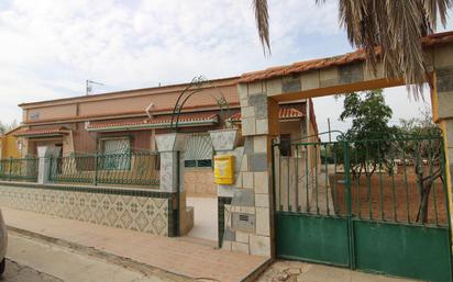 Vista exterior de Casa adosada en venda en Cartagena amb Terrassa i Piscina