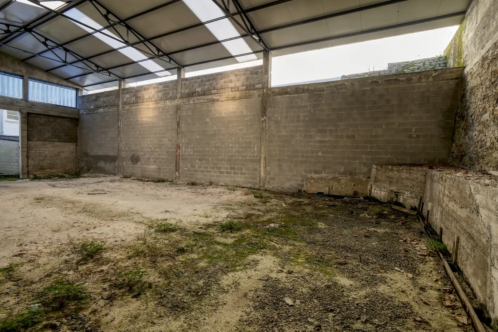 Industrial buildings for sale in Miño