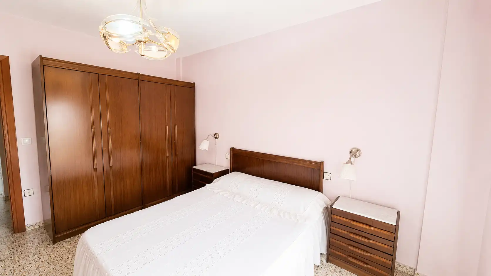 Dormitori de Casa adosada en venda en Motril amb Terrassa, Traster i Forn