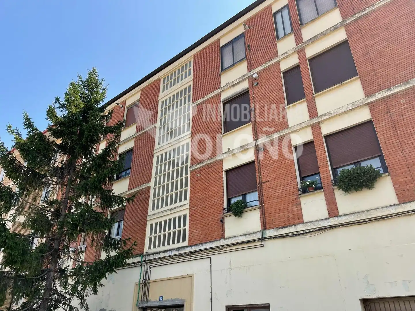 Vista exterior de Pis en venda en Labastida / Bastida amb Calefacció, Parquet i Forn