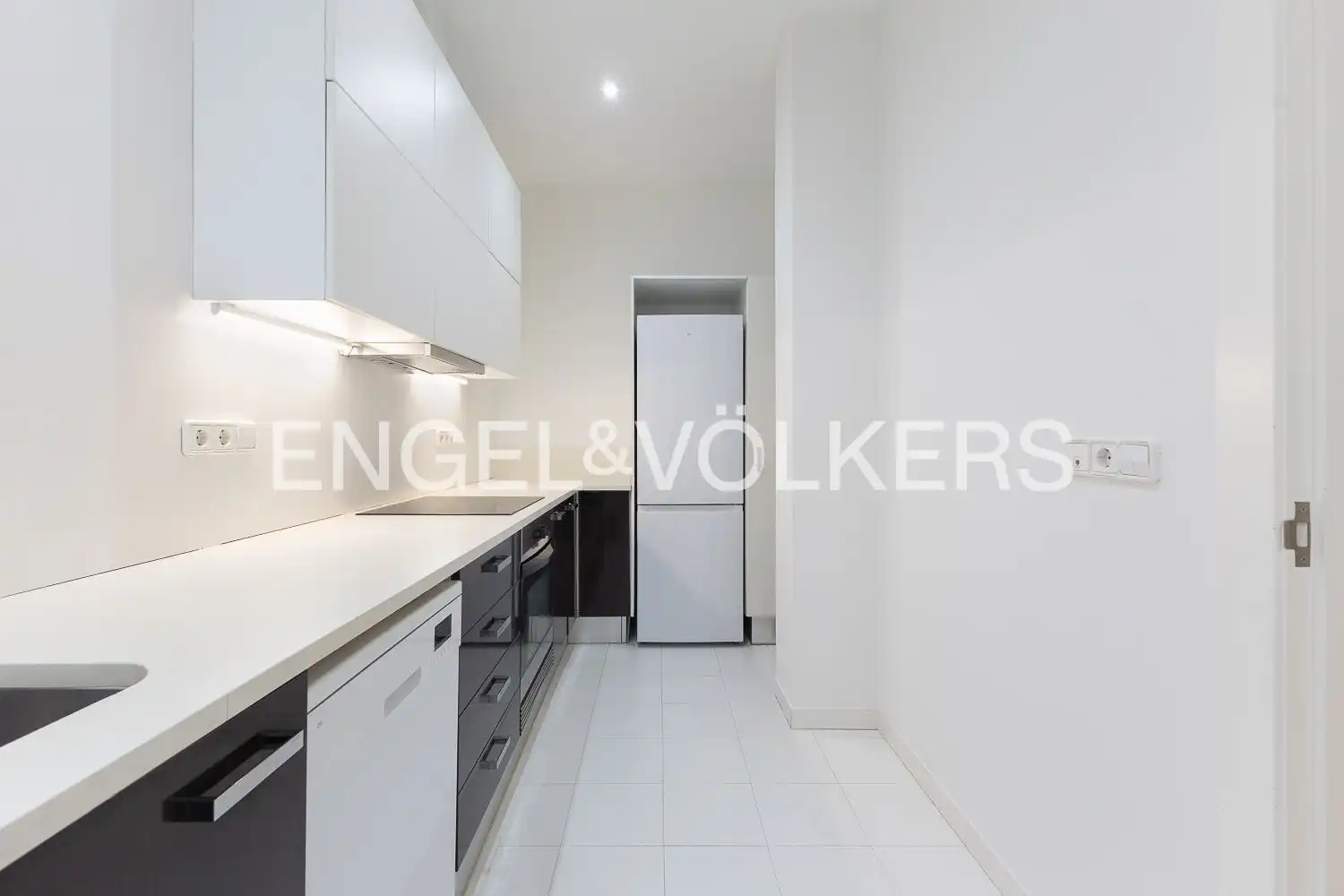 Kitchen of Flat for rent in Valencia  with Air Conditioner, Heating and Parquet flooring