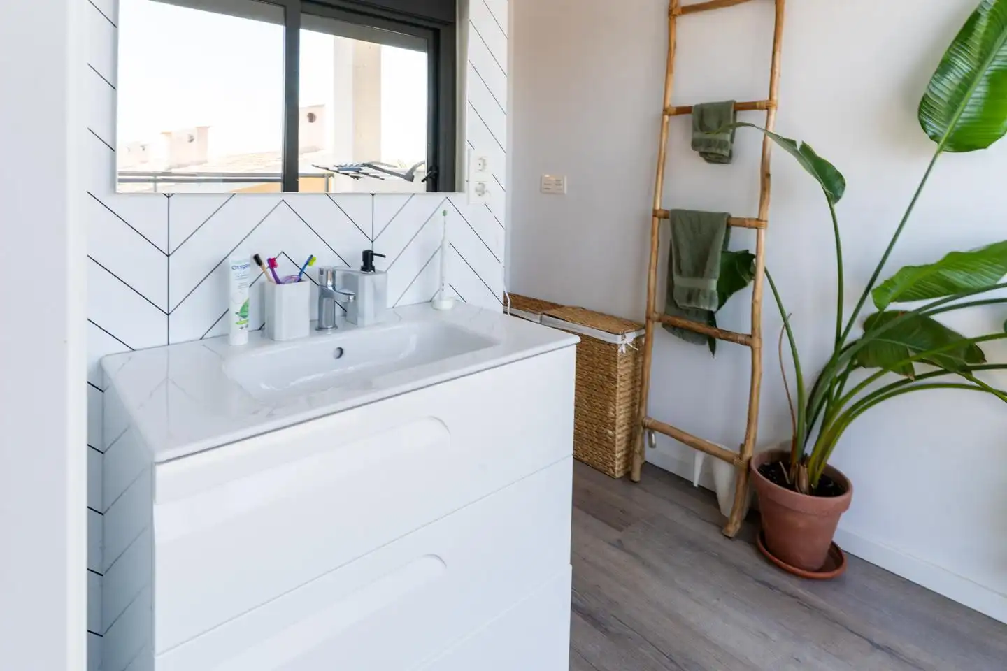 Baño de Casa adosada en venta en Santa Pola con Aire acondicionado, Calefacción y Parquet