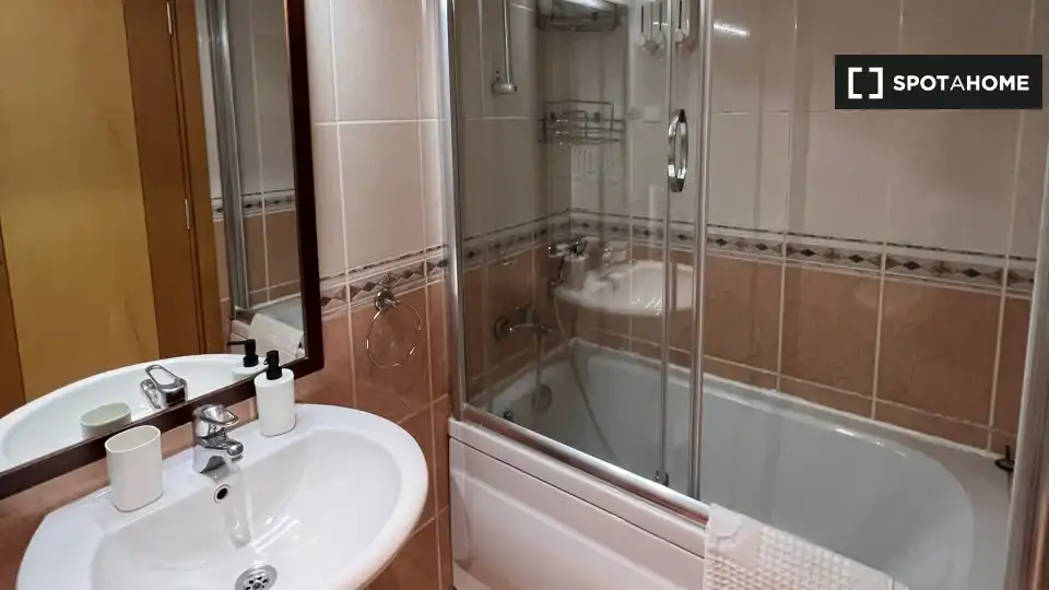 Bany de Apartament per a compartir en Osorno la Mayor amb Aire condicionat, Terrassa i Moblat