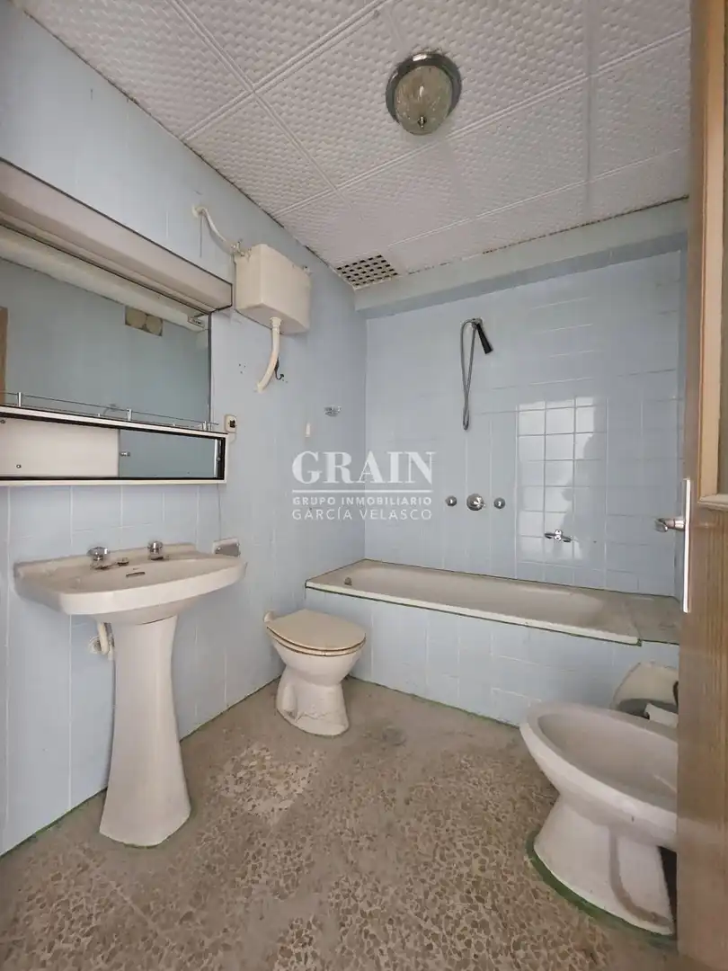 Bathroom of Flat for sale in Albacete  with Balcony