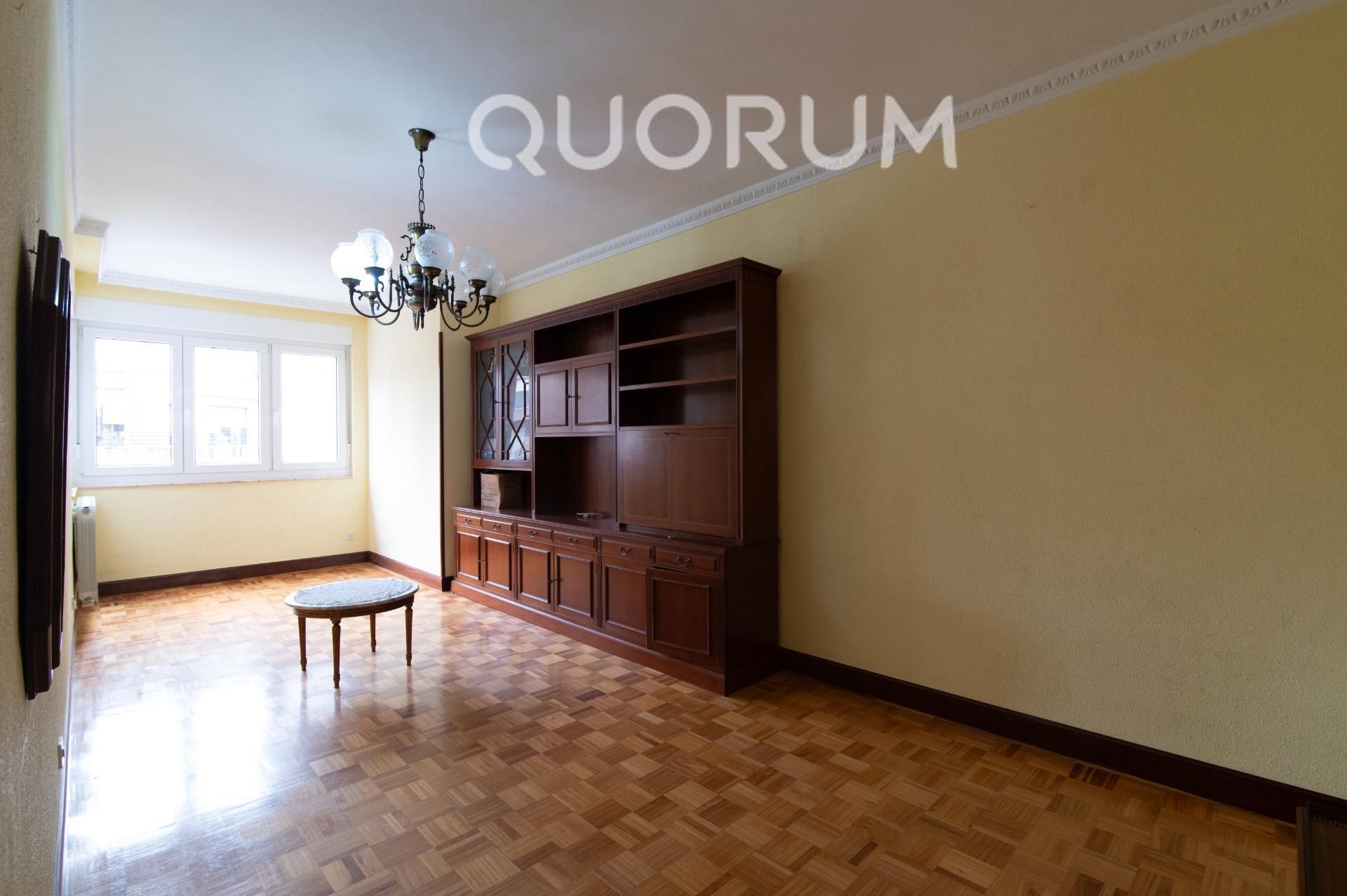 Wohnzimmer von Wohnung zum Verkauf in Bilbao  mit Heizung und Balkon