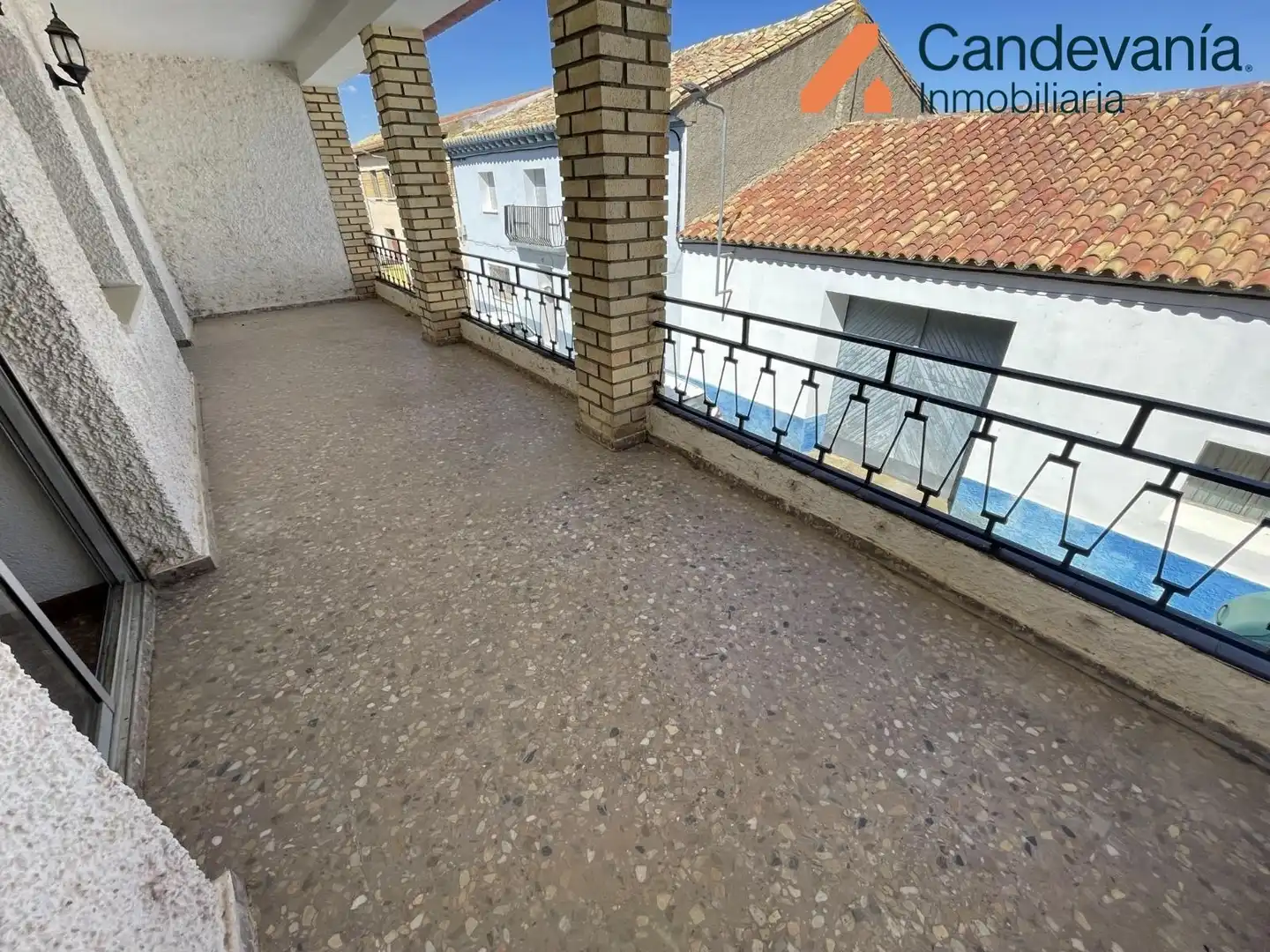 Vista exterior de Casa o chalet en venta en Gurrea de Gállego con Calefacción, Jardín privado y Balcón