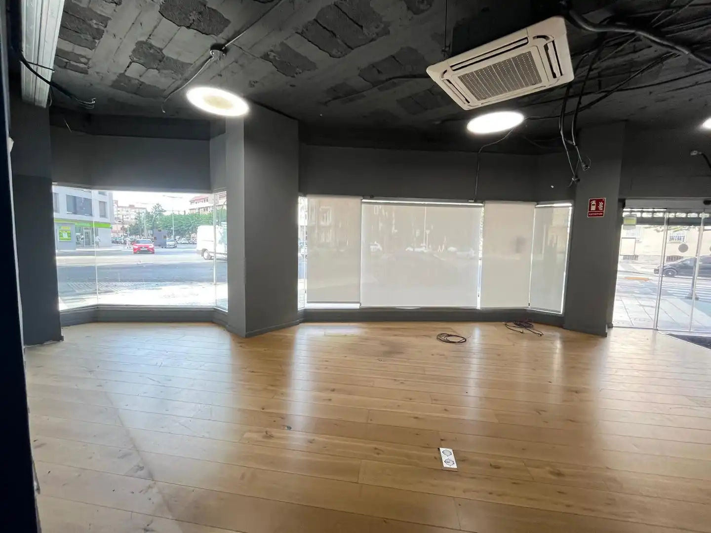 Commercial properties for rent in Cartagena  with Air Conditioner and Parquet flooring