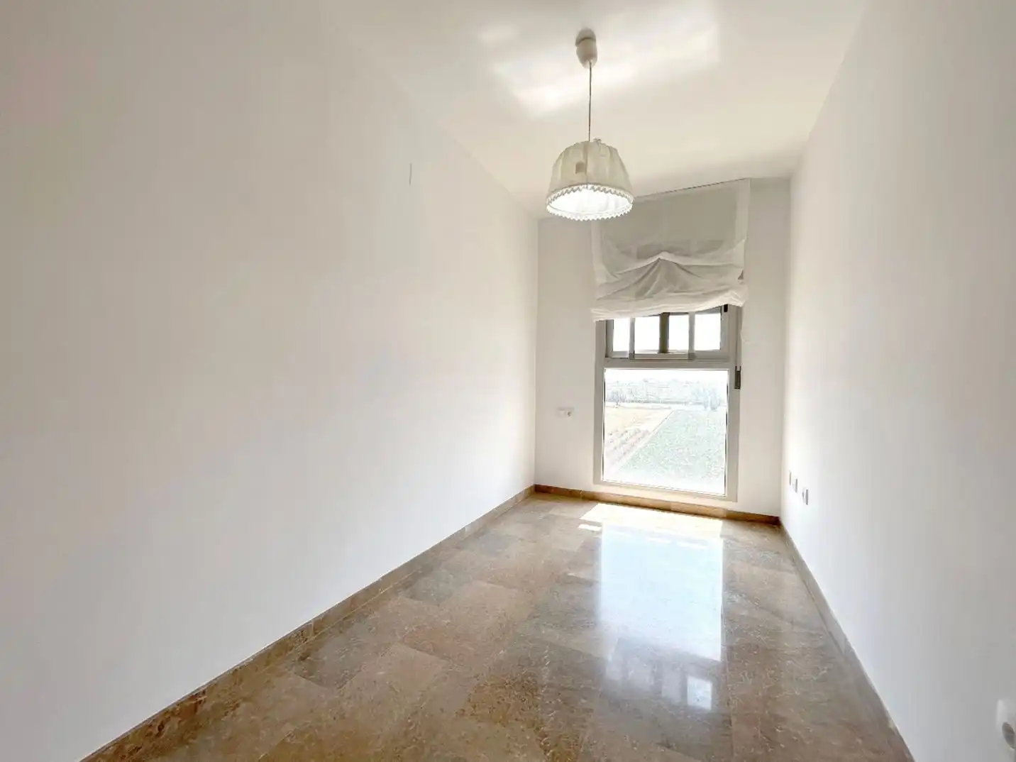 Habitación de Piso de alquiler en Emperador con Aire acondicionado, Calefacción y Trastero