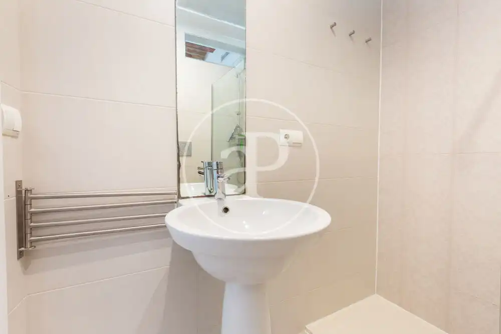 Baño de Piso en venta en Valencia con Aire acondicionado, Calefacción y Terraza