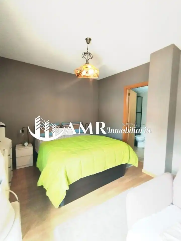 Habitación de Dúplex en venta en Villalbilla con Aire acondicionado, Calefacción y Balcón