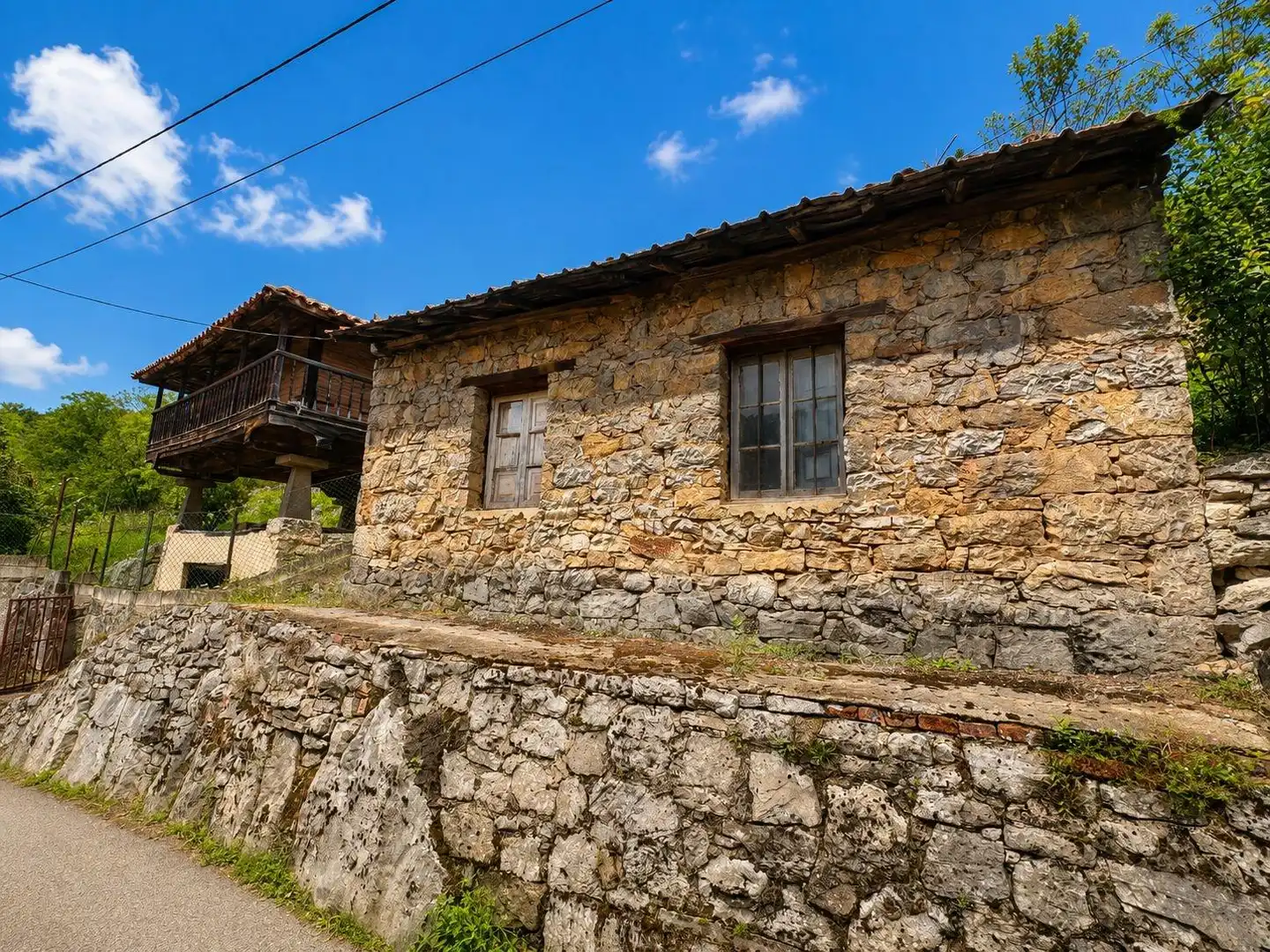 Vista exterior de Casa o xalet en venda en Ribera de Arriba amb Jardí privat