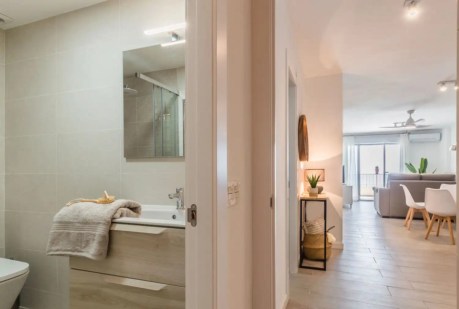 Bathroom of Apartments for rent in Almuñécar  with Air Conditioner, Heating and Terrace