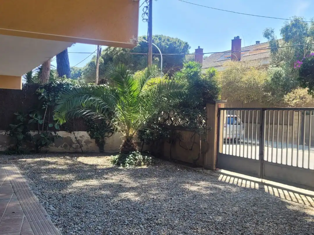 Garage for rent in Castelldefels, Barcelona