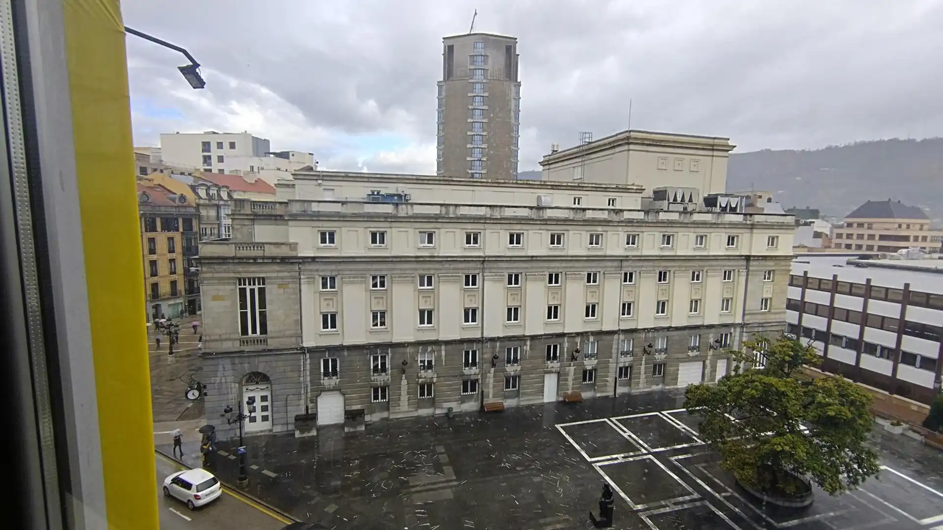 Vista exterior de Piso en venta en Oviedo  con Calefacción