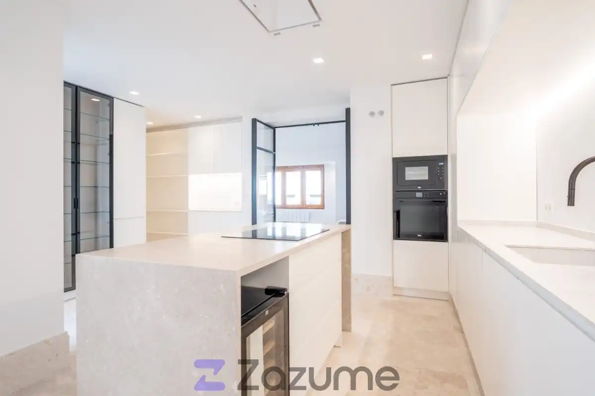 Cocina de Piso de alquiler en Zaragoza con Aire acondicionado, Calefacción y Horno