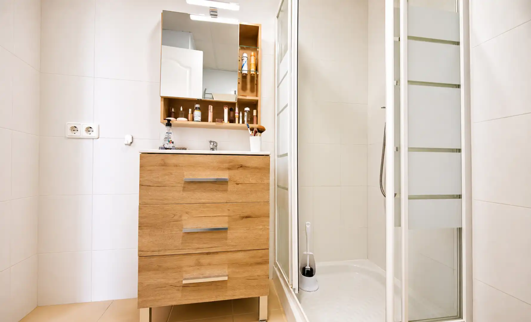 Bathroom of Attic for sale in Manilva  with Air Conditioner, Terrace and Swimming Pool