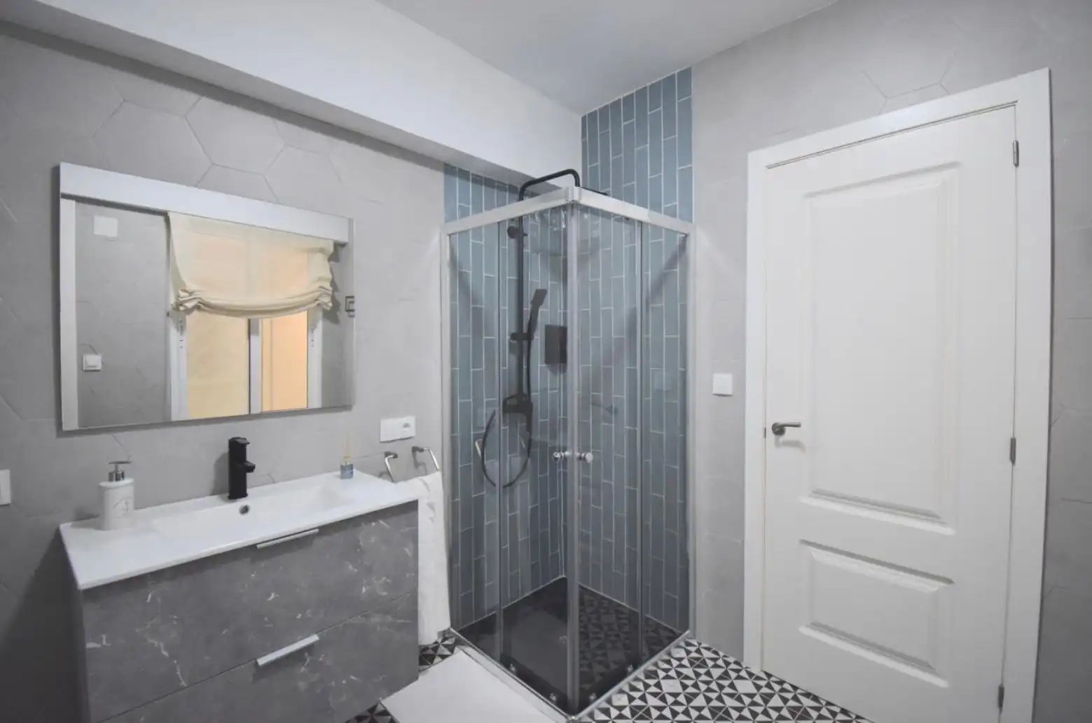 Ground floor for rent in Mercado