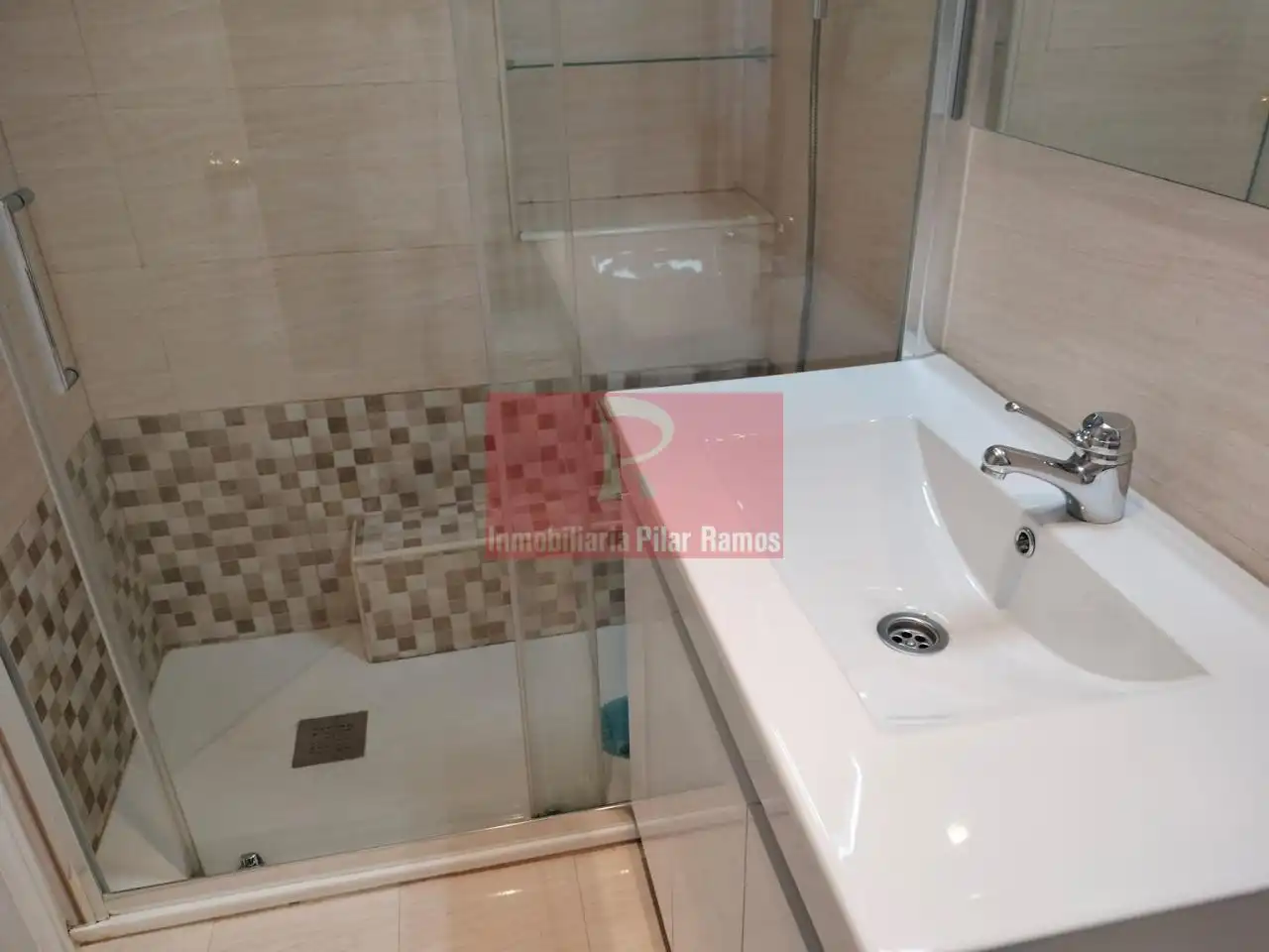 Badezimmer von Wohnung zur Miete in León Capital  mit Heizung, Parkett und Terrasse