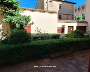 Jardí de Casa adosada de lloguer en Segovia Capital amb Calefacció i Jardí privat