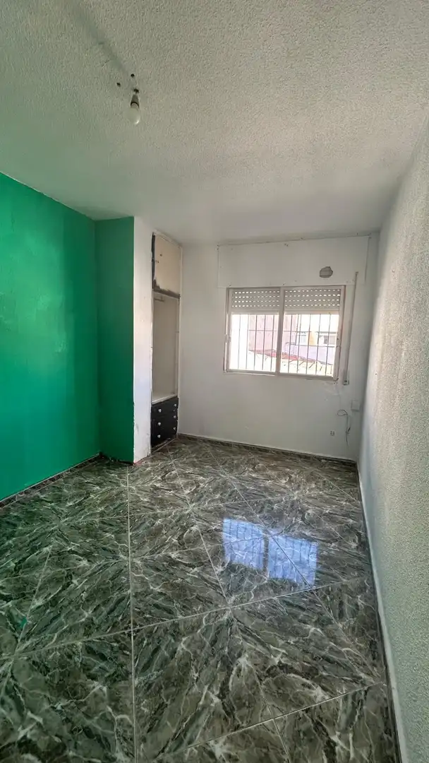 Habitación de Piso en venta en Murcia con Balcón