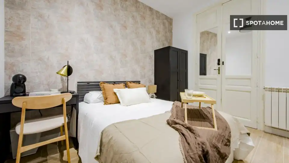Bedroom of Flat for share in Retiro