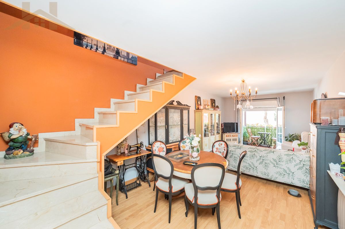 Sala de estar de Dúplex en venta en Cercedilla con Calefacción, Terraza y Trastero