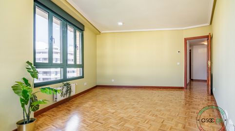 Foto 4 de Piso en venta en Oviedo - Pz Puerta de Europa, 1, HUCA - La Cadellada, Oviedo