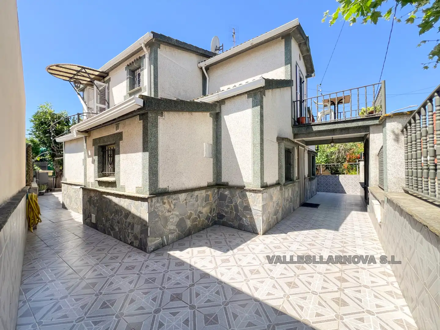 Exterior view of Houses for sale in Parets del Vallès  with Heating, Private garden and Terrace