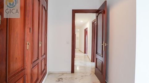 Vivienda de 3 dormitorios con plaza de garaje y trastero en Avenida Virgen de la Palma, Algeciras, imatge 2