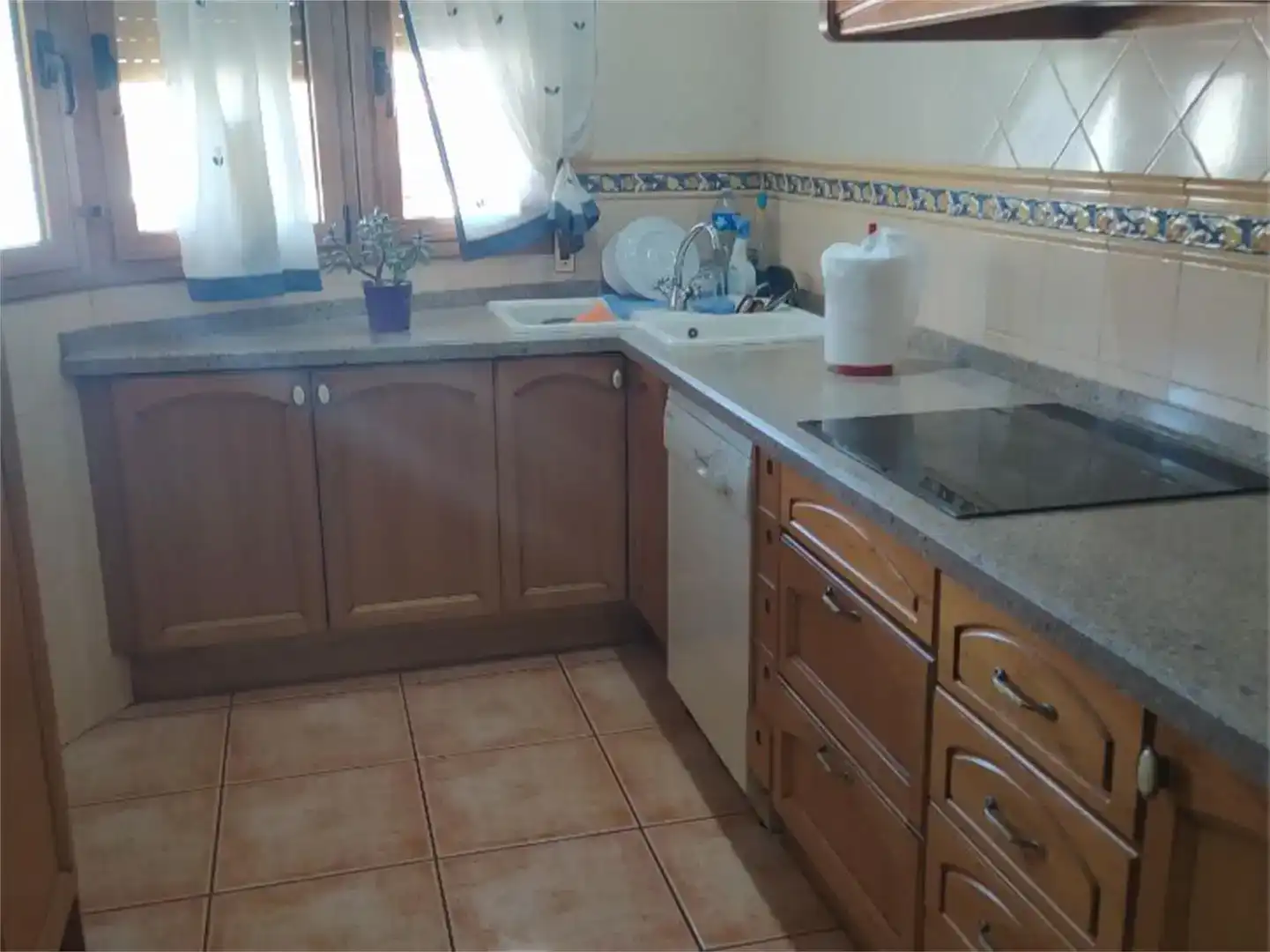 Cuina de Casa adosada en venda en Deltebre amb Aire condicionat i Balcó