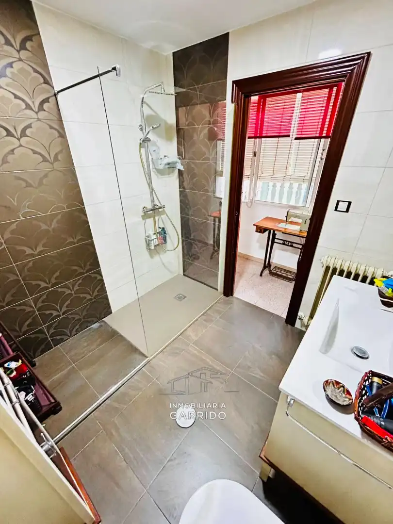 Bathroom of Houses for sale in Úbeda  with Air Conditioner, Heating and Terrace