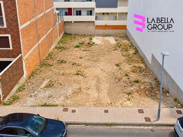 Terreno residencial en venta en Calle Gloria Fuertes