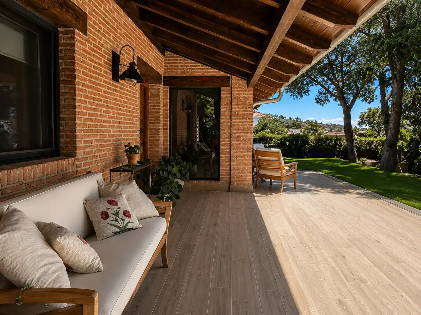 Terrassa de Casa o xalet en venda en Hoyo de Manzanares amb Jardí privat, Piscina i Moblat
