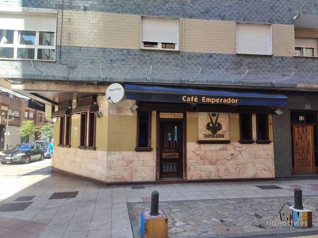Local comercial en Alquiler en Calle Ramón Bautista Clavería en La Felguera