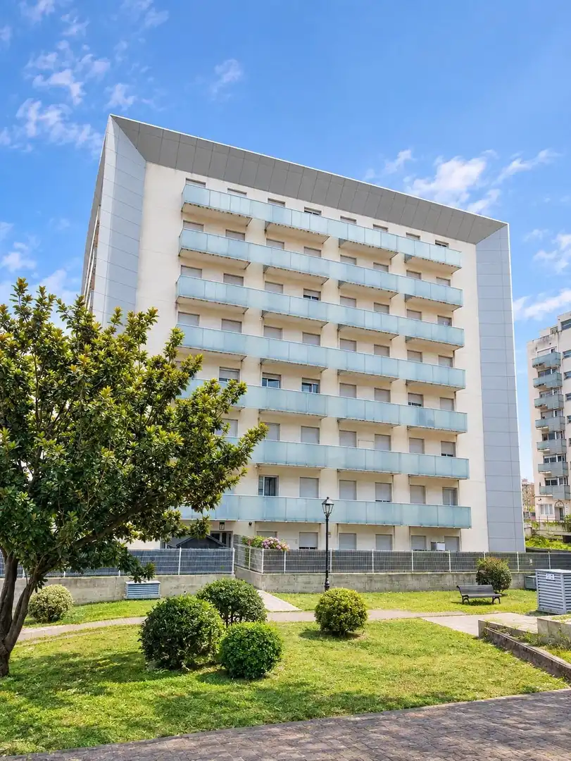 Außenansicht von Wohnung zum Verkauf in Camargo mit Heizung, Abstellraum und Balkon