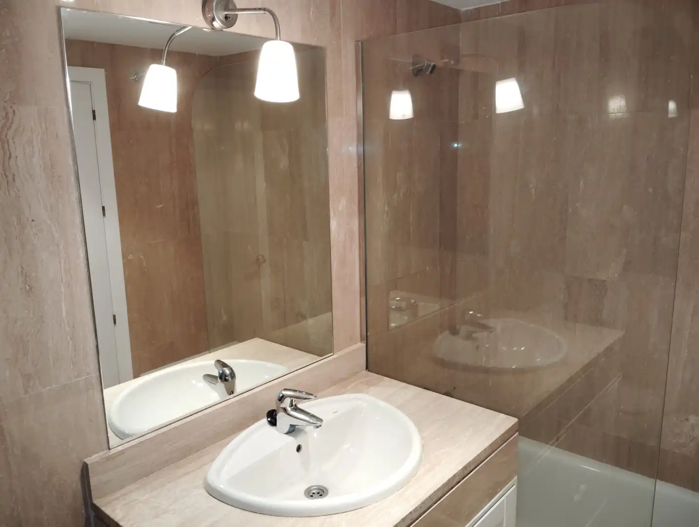Baño de Casa o chalet en venta en Guillena con Aire acondicionado, Calefacción y Jardín privado
