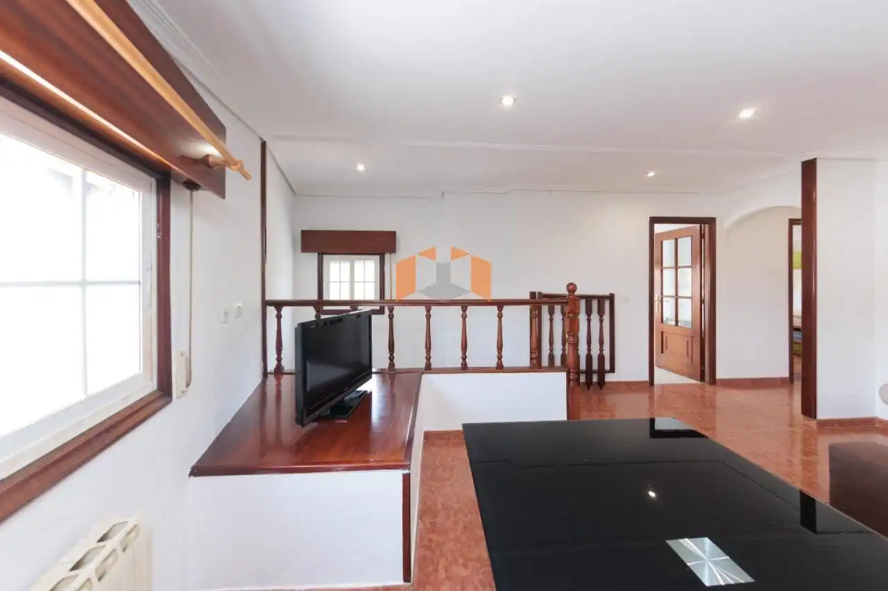 Houses for sale in Vigo   with Heating, Private garden and Parquet flooring