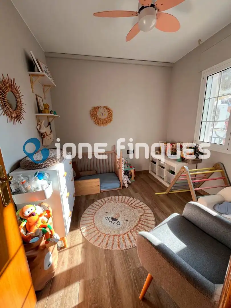Schlafzimmer von Wohnung zum Verkauf in Terrassa mit Heizung, Balkon und Internet