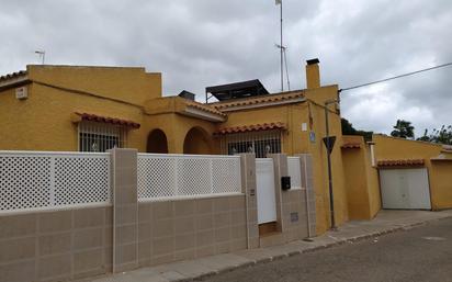 Vista exterior de Casa o xalet en venda en Cartagena amb Jardí privat i Terrassa