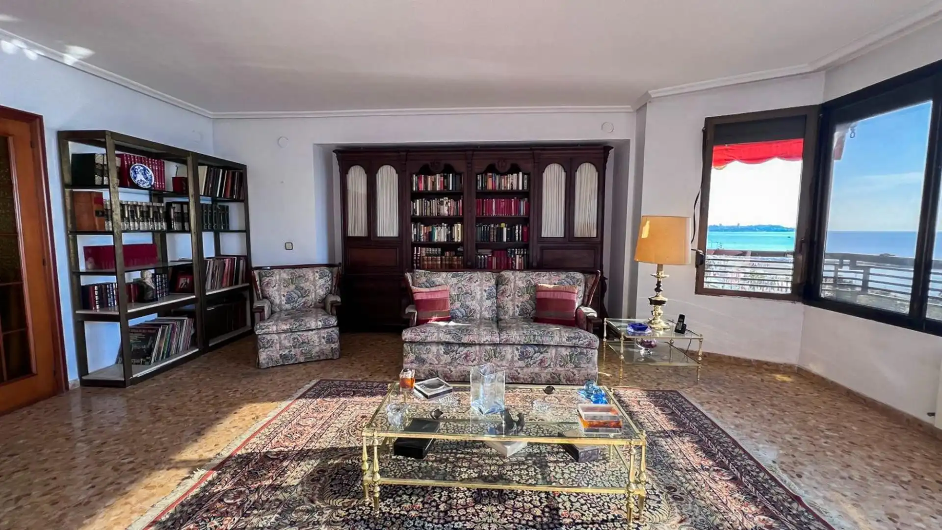 Sala de estar de Apartamento en venta en Alicante / Alacant con Calefacción y Amueblado