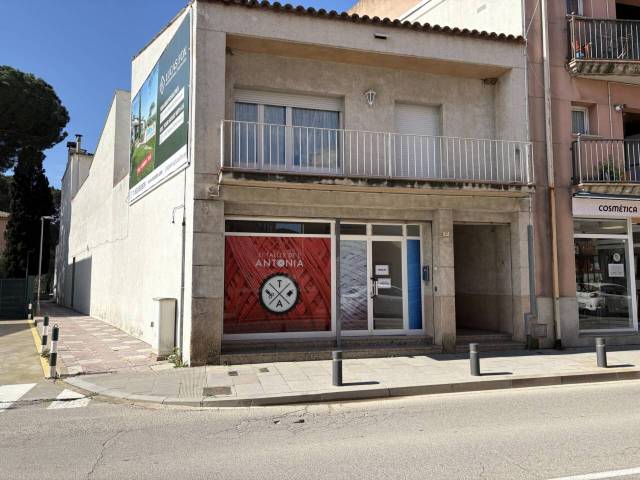 Local comercial en Alquiler en Teulera, 17 en Santa Cristina Poble