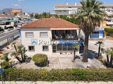 Xalet en venda a Las Marinas / Les Marines
